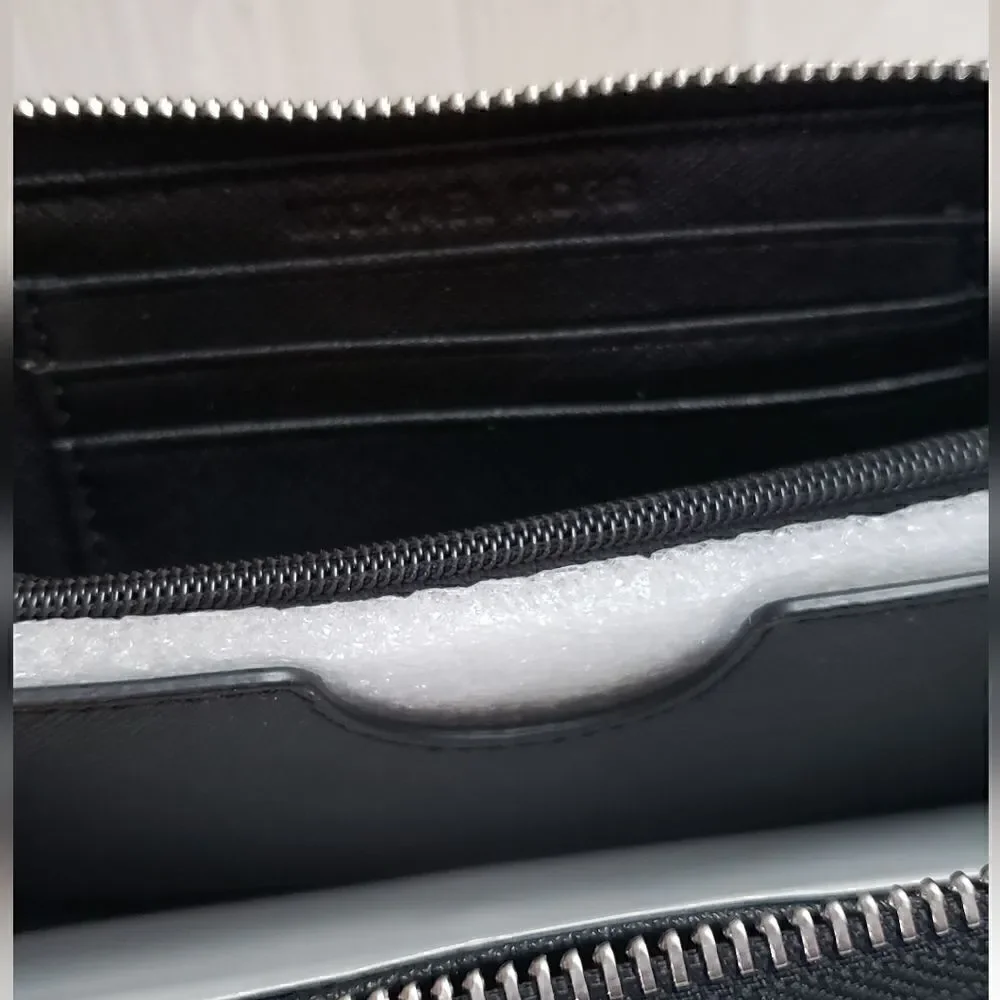 Michael Kors Phone Case Zip Wallet NWOT